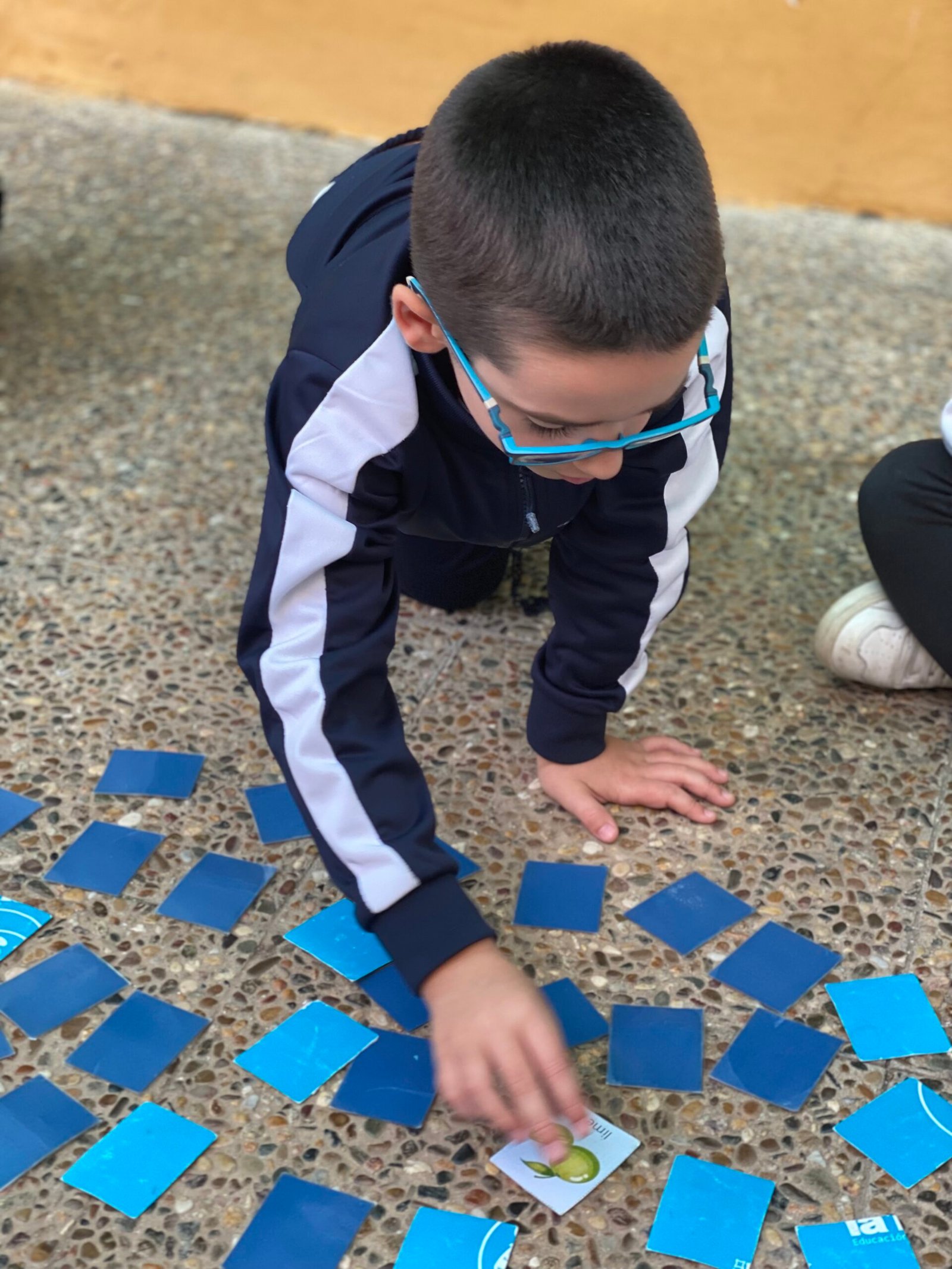 Juego educativo con tarjetas