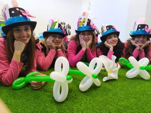 Equipo de monitoras de La Maga con globoflexia